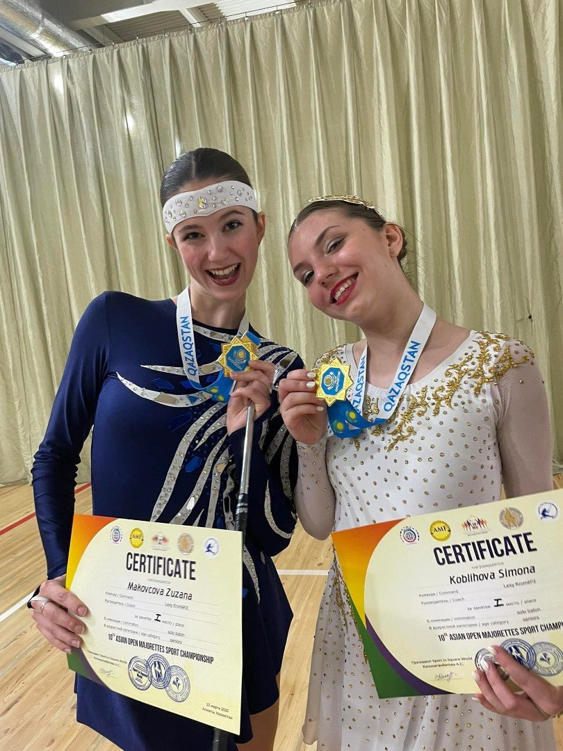 Studentky gymnázia Zuzana a Simona reprezentovaly Českou republiku