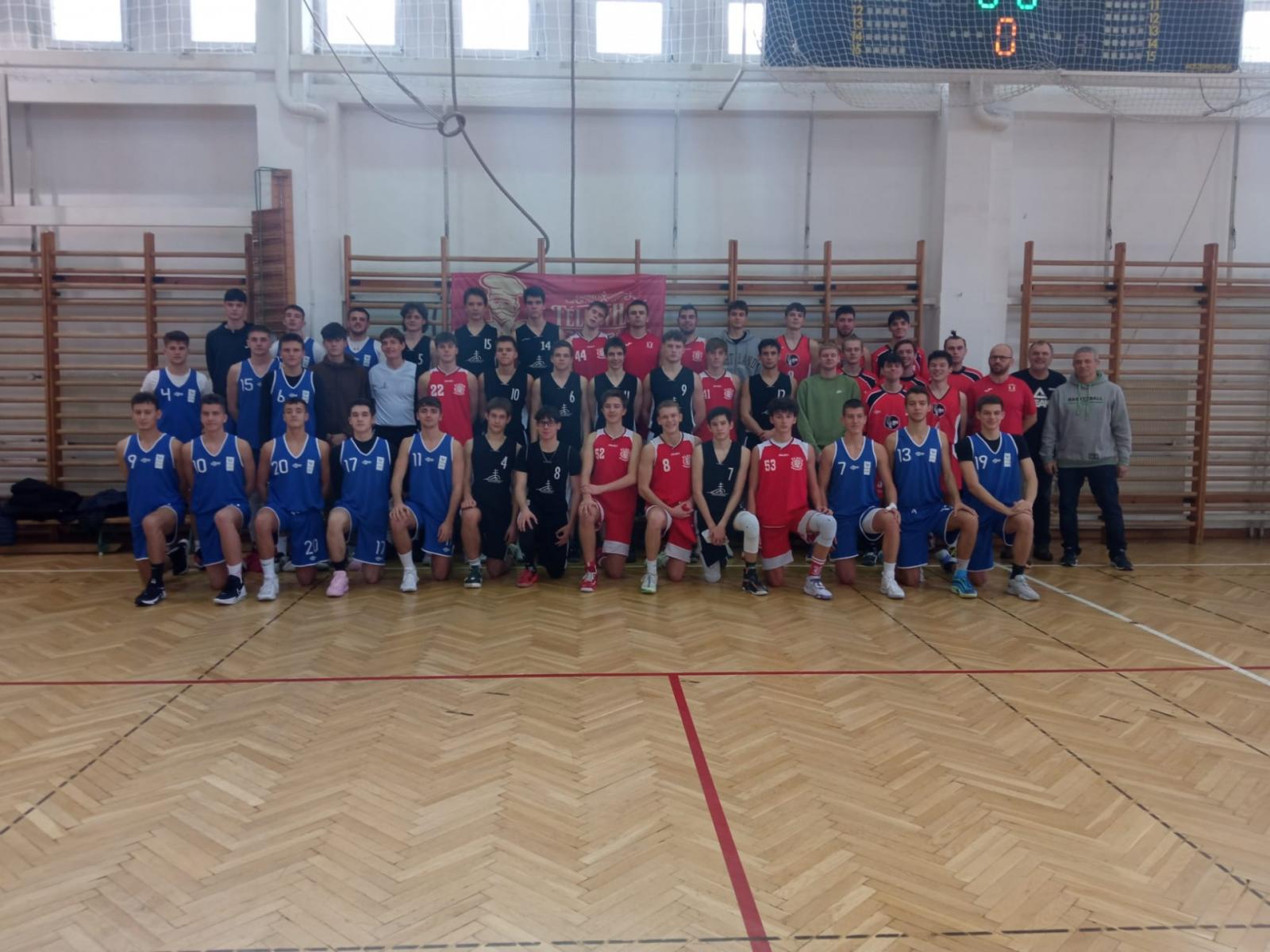 Basketbalisté v maďarském Kecskemétu